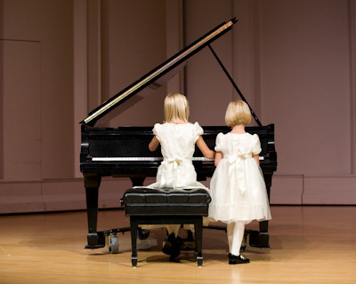 Children at the piano